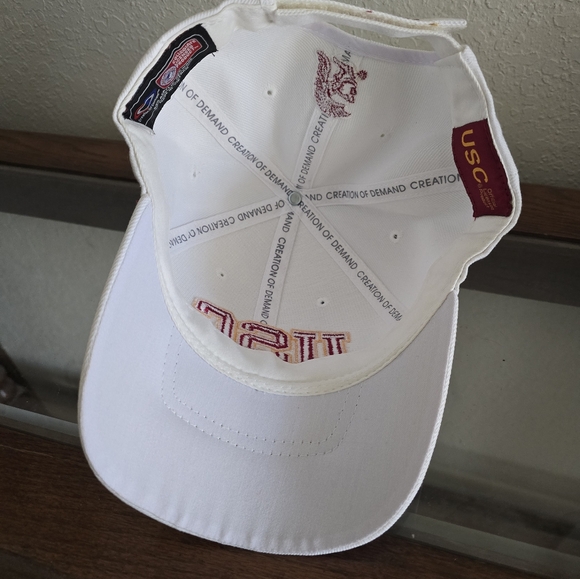 NEW vintage 90's USC Trojans adjustable ball cap. - Picture 7 of 10